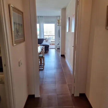 Apartment Acogedor Cerca De La Playa Con Aire Acondicionado - Hisp-236-180