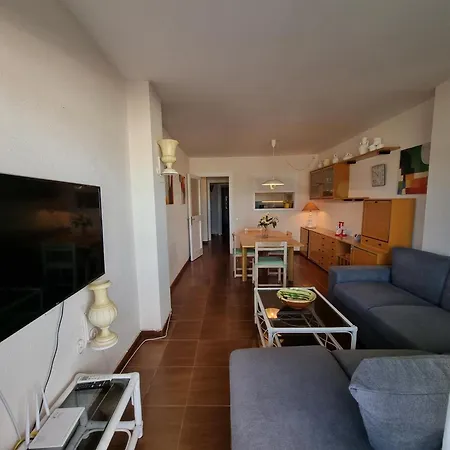 Acogedor Cerca De La Playa Con Aire Acondicionado - Hisp-236-180